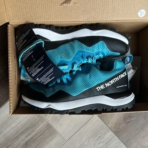 The North Face Activist Futurelight trail running hiking shoes wmns 5.5 NIB